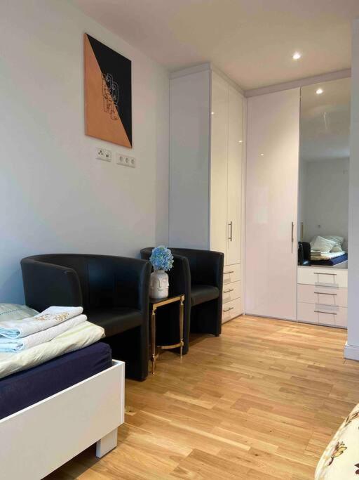Luxury With Air Conditioning & Jaccuzzi Near Frankfurt Wiesbaden Apartment Hofheim am Taunus