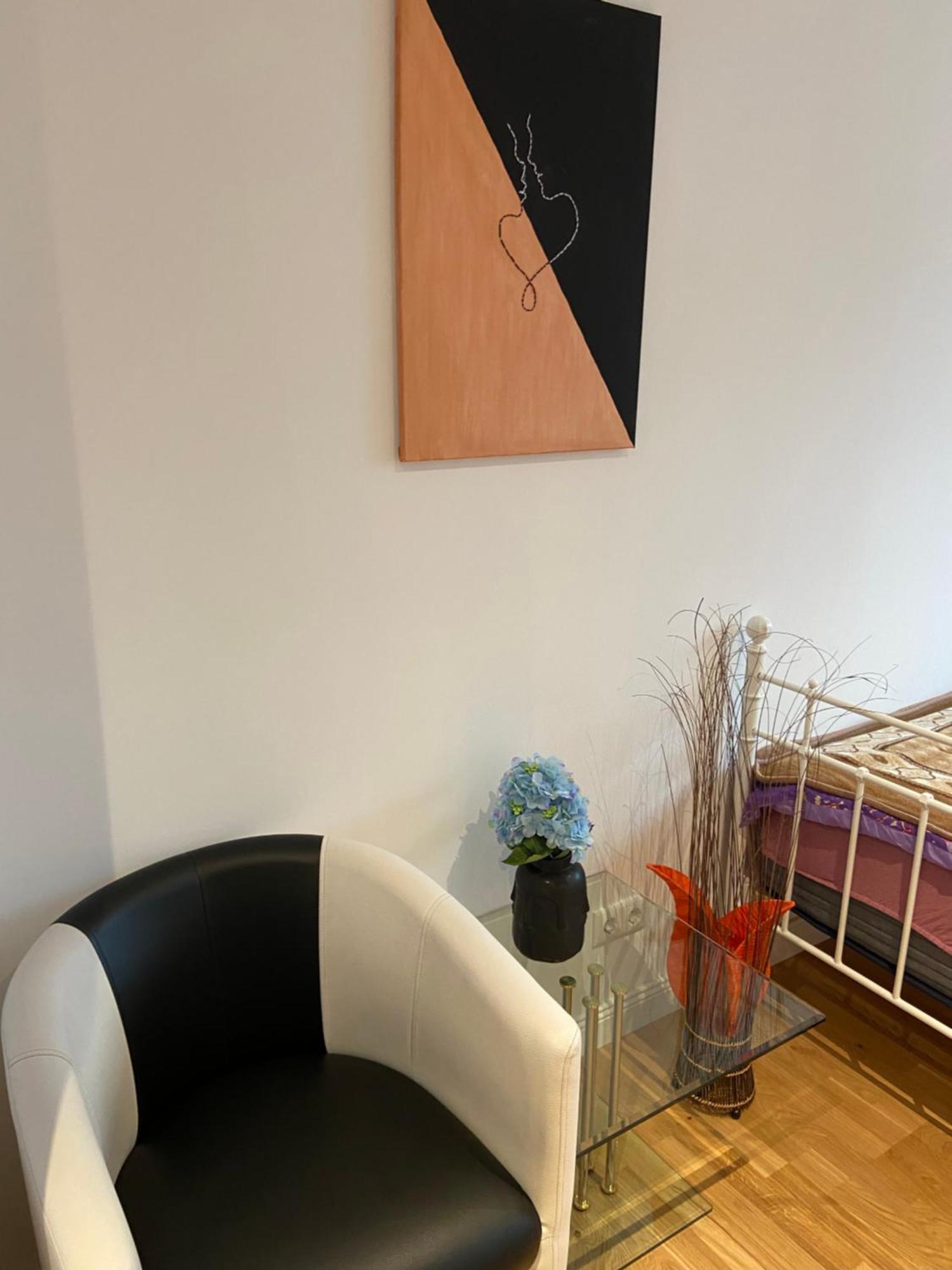 Luxury With Air Conditioning & Jaccuzzi Near Frankfurt Wiesbaden
