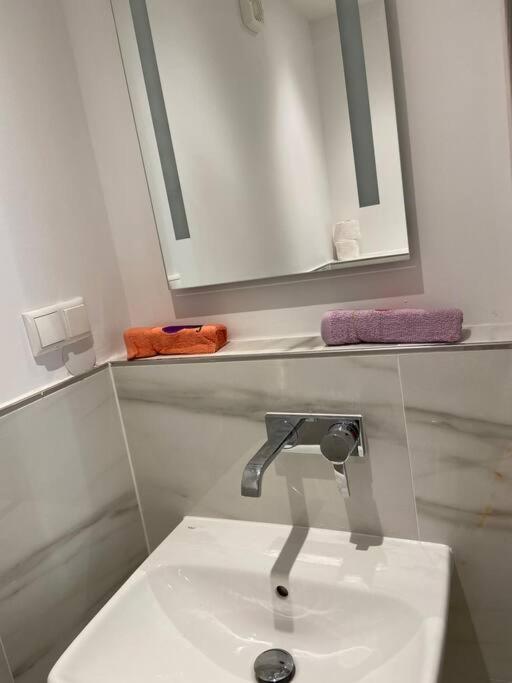 Apartment Luxury With Air Conditioning & Jaccuzzi Near Frankfurt Wiesbaden