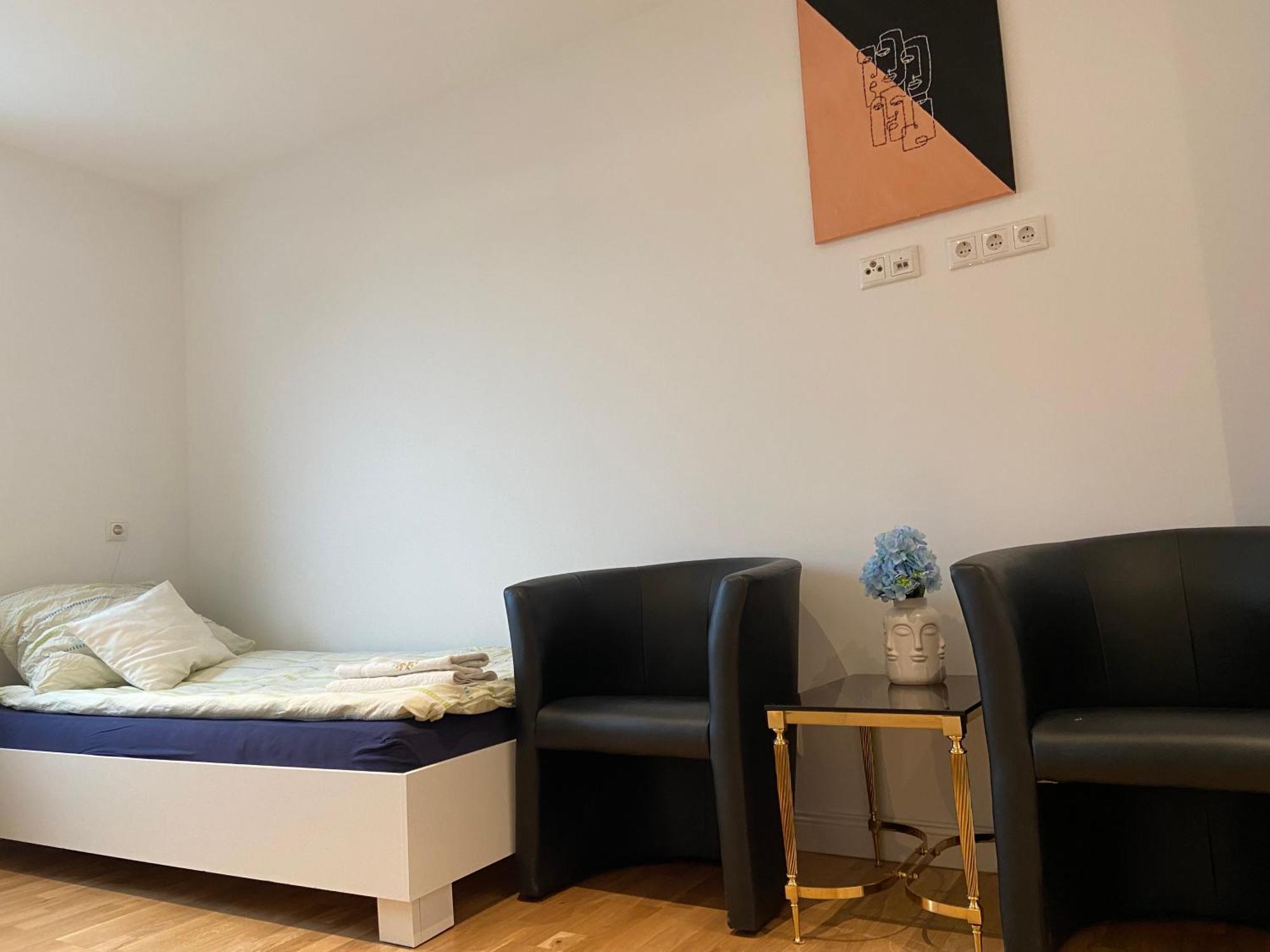 Apartment Luxury With Air Conditioning & Jaccuzzi Near Frankfurt Wiesbaden Hofheim am Taunus