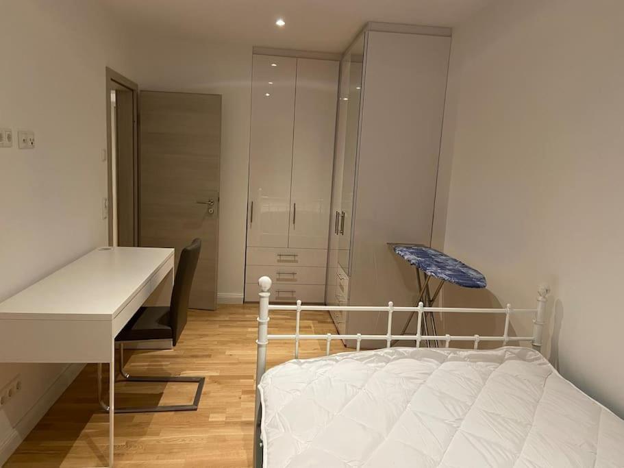 Luxury With Air Conditioning & Jaccuzzi Near Frankfurt Wiesbaden * Hofheim am Taunus