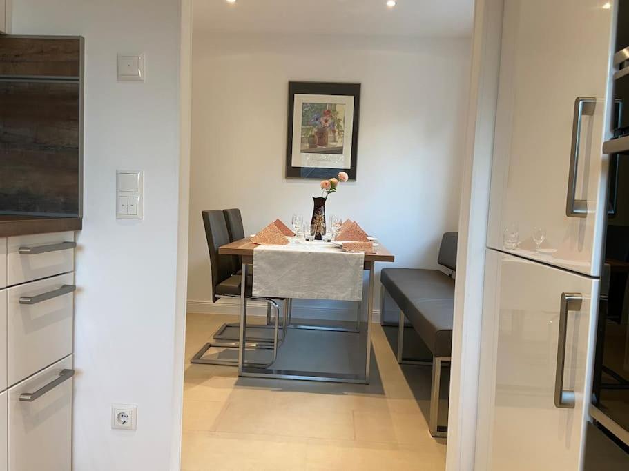 Luxury With Air Conditioning & Jaccuzzi Near Frankfurt Wiesbaden Apartment *